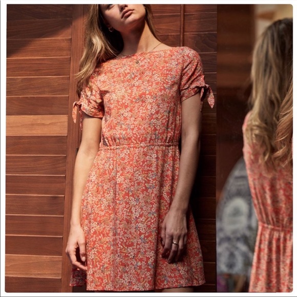 Floral mini dress - Picture 3 of 6